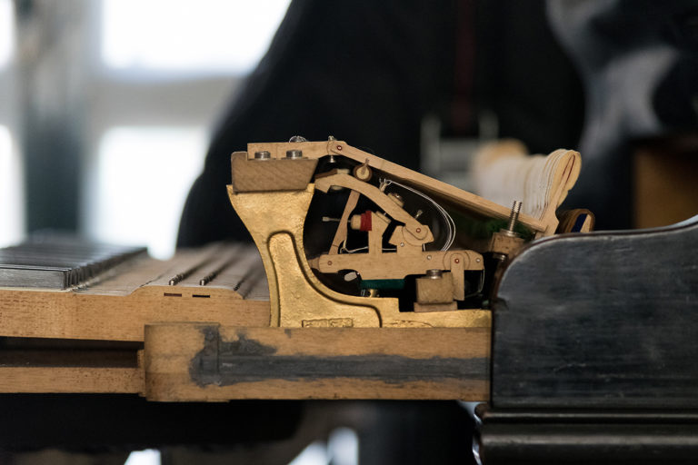 Accord, réglage et réparation de pianos à queue et de pianos droits