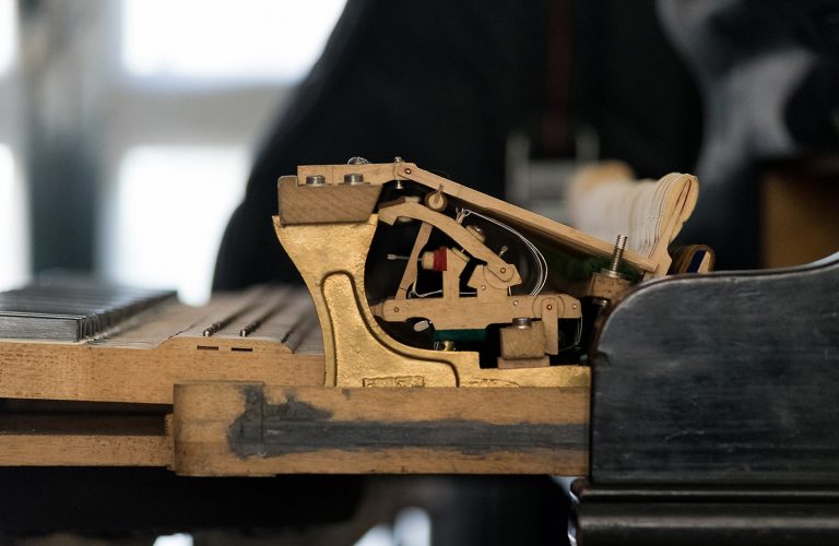 Accord, réglage et réparation de pianos à queue et de pianos droits